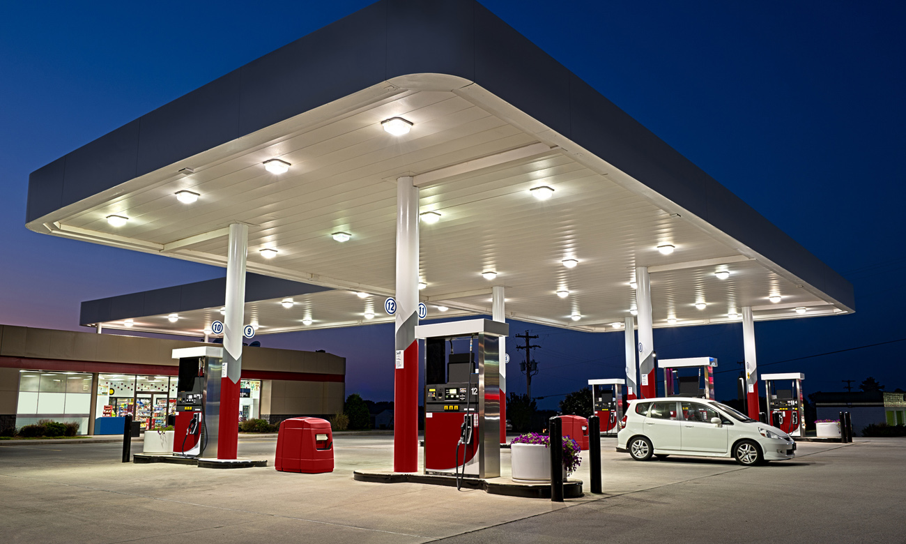 Abbildung Tankstelle als Symbol für Mineralölbranche